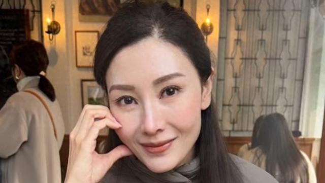 样嘴巴外翻又高又壮比妈妈李嘉欣还要高j9九游会登录许晋亨14岁儿子长变(图4)