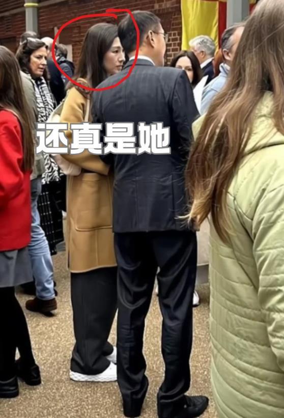 样嘴巴外翻又高又壮比妈妈李嘉欣还要高j9九游会登录许晋亨14岁儿子长变(图9)