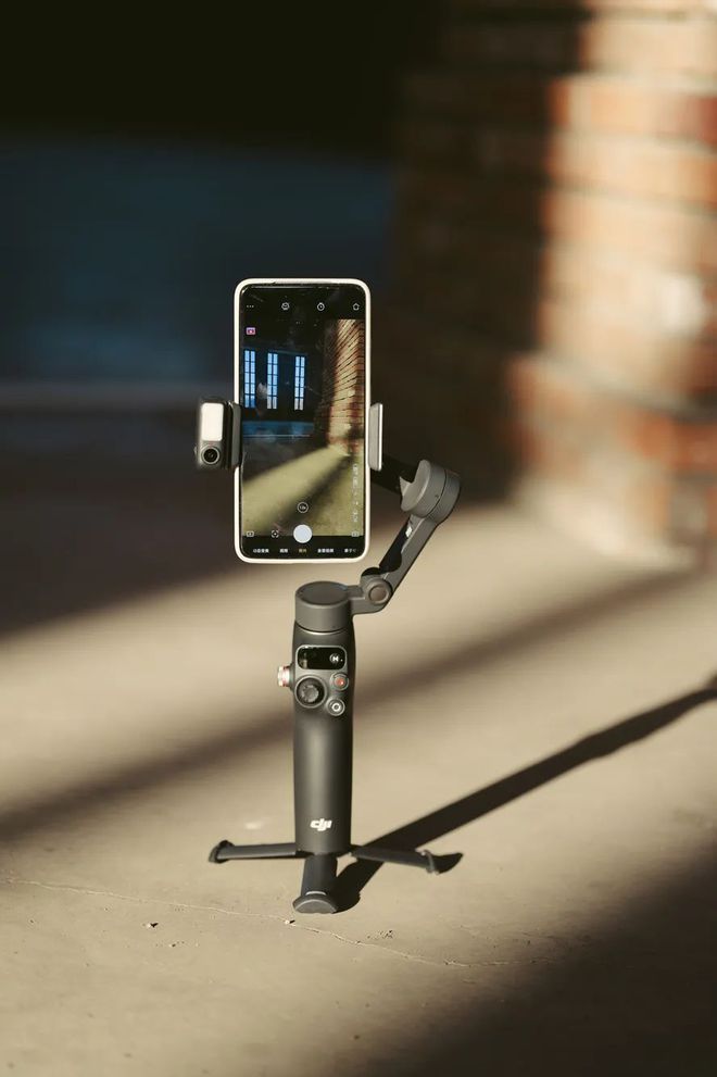 blie 7 Pro稳定器首发初体验！九游会J9549元！大疆OSMO Mo(图11)